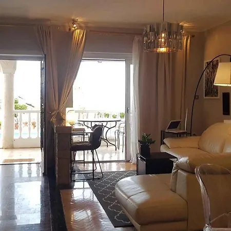 Apartment In 15143 *