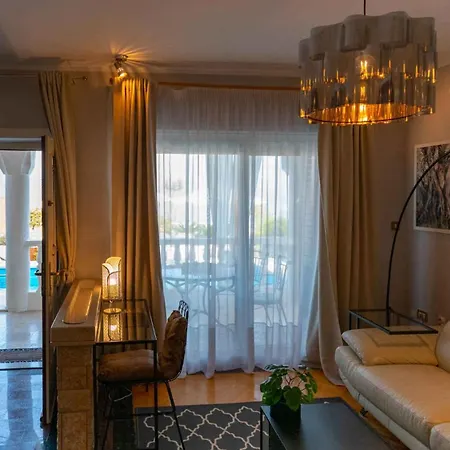In 15143 Apartment *