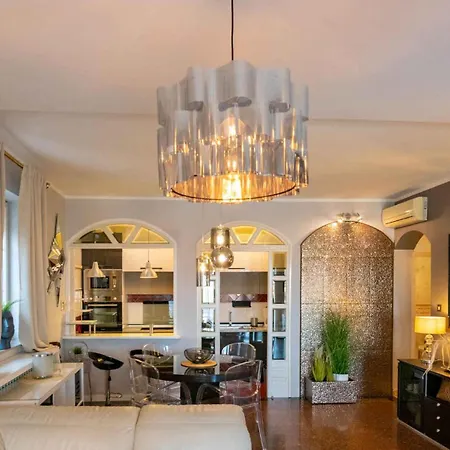 Apartment In 15143 *